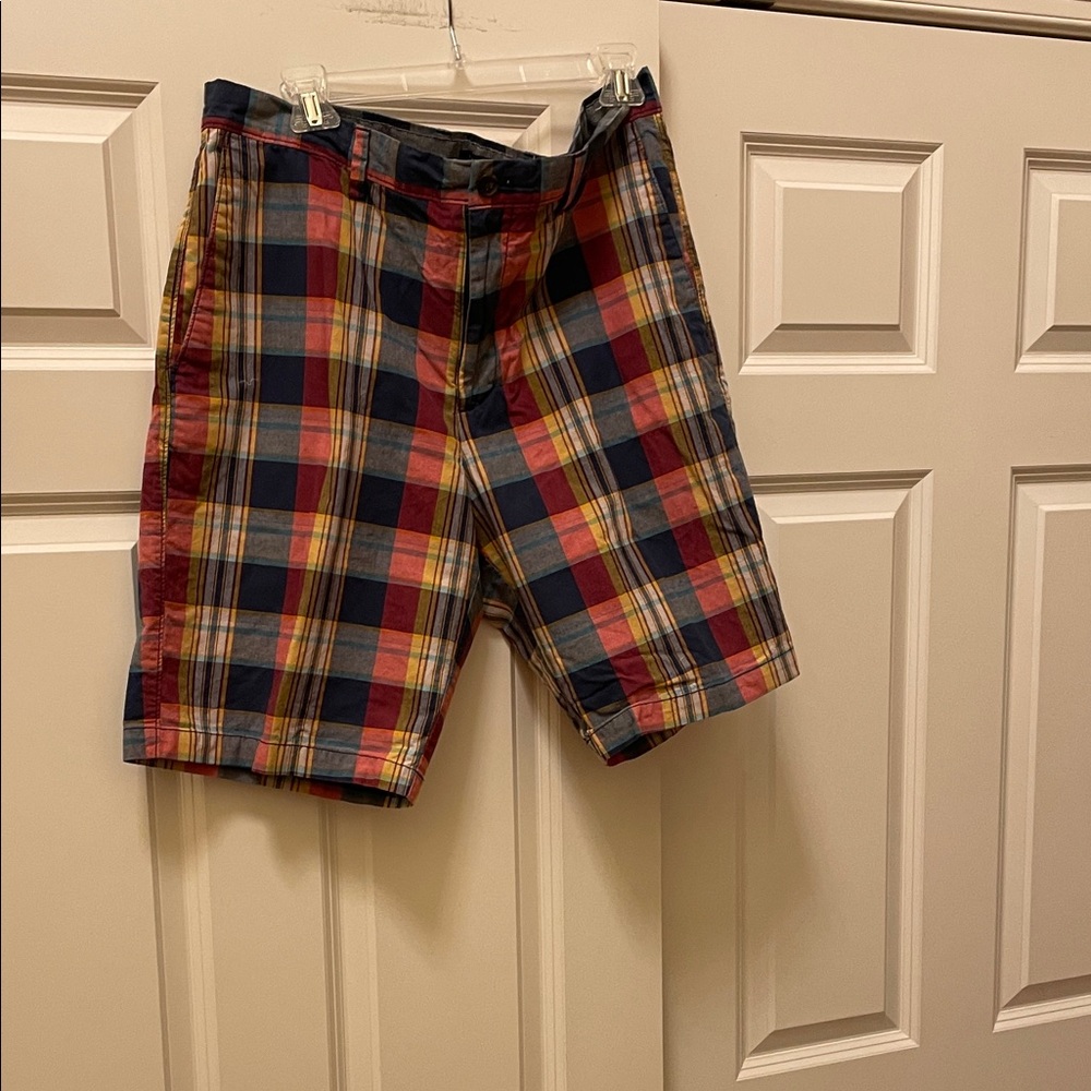 Banana Republic Men's Plaid Shorts - Red and Blue
